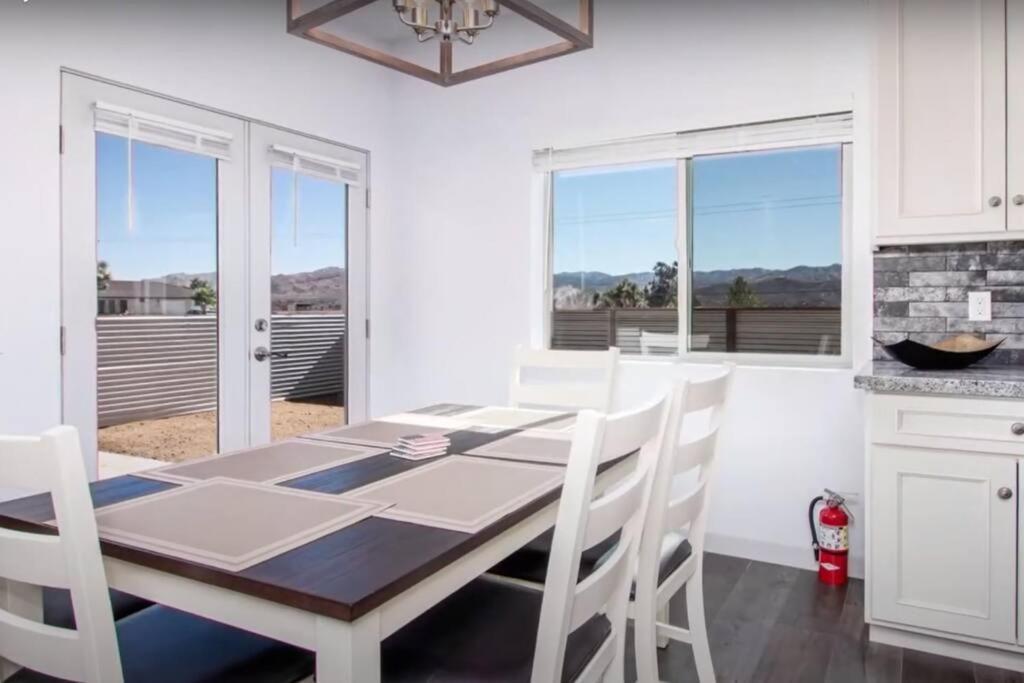 יוקה ואלי Three Tree Villa W/ Ev Charging מראה חיצוני תמונה